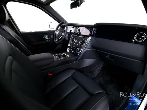 Used 2026 Rolls-Royce Cullinan AWD/4WD image 37