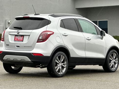 Used 2019 Buick Encore Preferred image 2