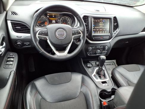 Used 2015 Jeep Cherokee Trailhawk w/ Comfort/Convenience Group image 4