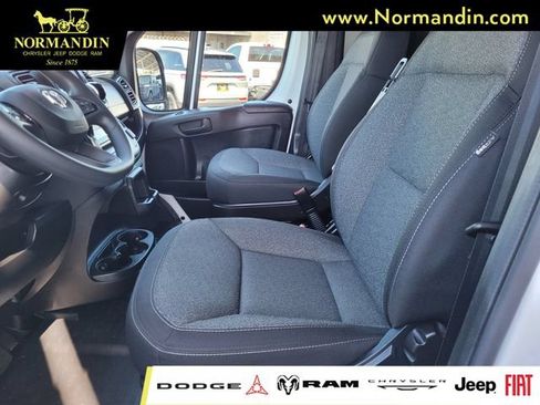 Used 2025 RAM ProMaster 2500 w/ U-Haul Equipment Group FWD image 16