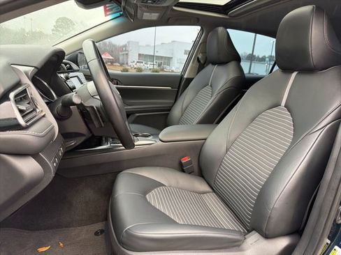 Used 2020 Toyota Camry SE image 24
