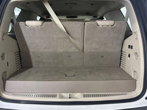 Used 2017 Cadillac Escalade Premium Luxury AWD/4WD image 16