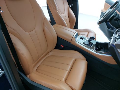 Used 2022 BMW X5 xDrive40i w/ Premium Package image 12