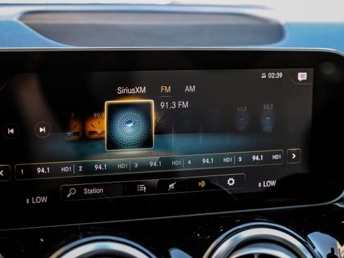 Used 2021 Mercedes-Benz GLB 35 AMG GLB 35 AMG image 23