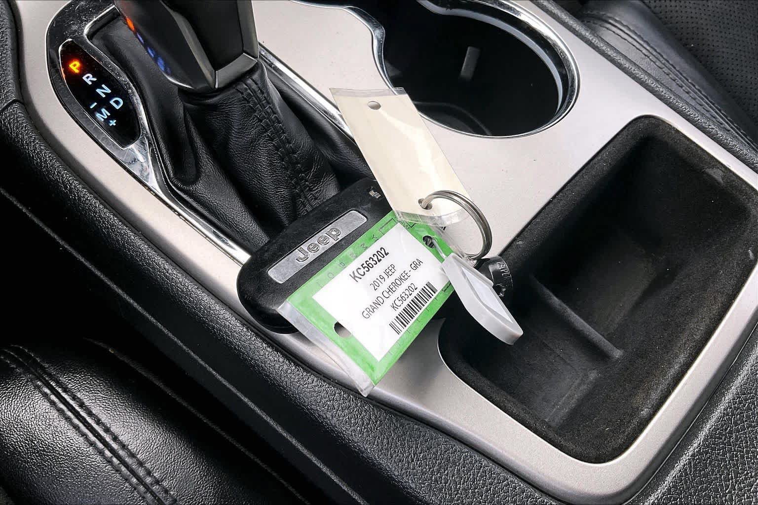 Used 2019 Jeep Grand Cherokee Altitude AWD/4WD image 14