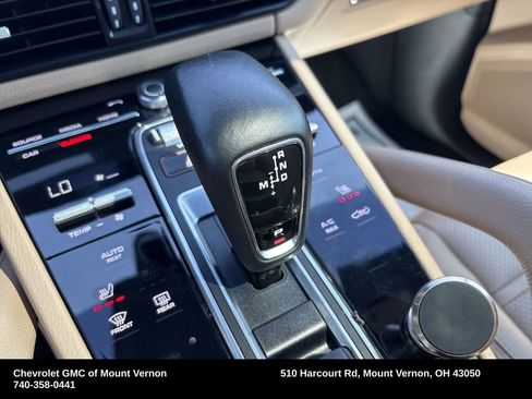 Used 2022 Porsche Cayenne Coupe image 21