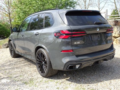 Used 2025 BMW X5 xDrive40i w/ Executive Package image 3