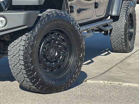 Used 2023 Jeep Gladiator Mojave w/ LED Lighting Group image 3