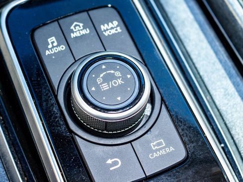 Used 2024 Nissan Armada SV image 18