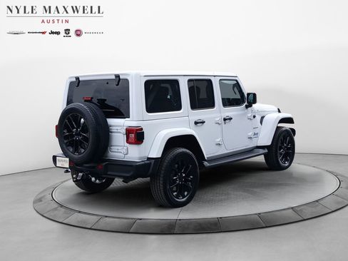 Used 2021 Jeep Wrangler Unlimited Sahara w/ Cold Weather Group image 15