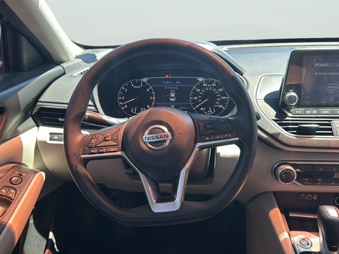 Used 2020 Nissan Altima 2.5 S FWD image 16