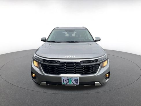 Used 2025 Kia Seltos S image 2