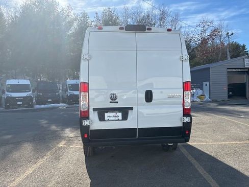 Used 2025 RAM ProMaster 2500 w/ Convenience Group FWD image 10