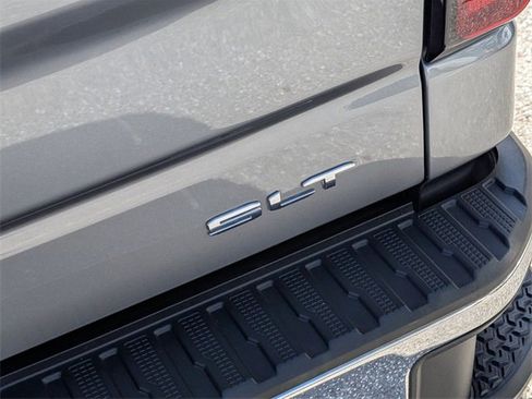 Used 2022 GMC Sierra 1500 SLT w/ SLT Premium Package image 17