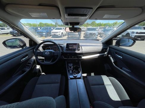 Used 2025 Nissan Rogue SV AWD/4WD image 22