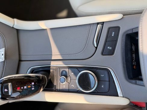 Used 2023 Cadillac XT6 Premium Luxury w/ Technology Package FWD image 17