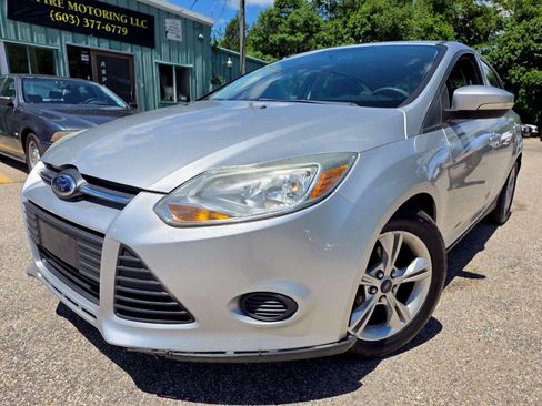 Used 2014 Ford Focus SE FWD image 2