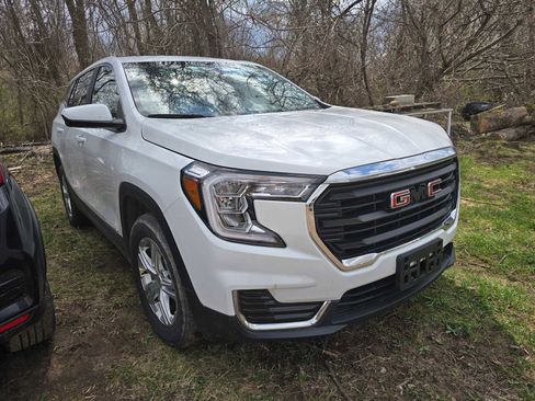 Used 2024 GMC Terrain SLE AWD/4WD image 2