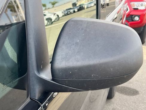 Used 2018 Mercedes-Benz Metris Passenger image 21