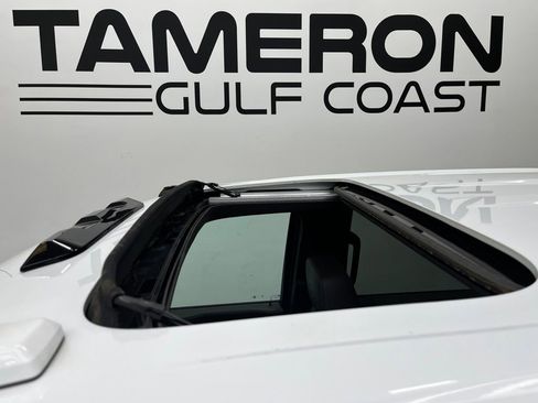 Used 2023 GMC Sierra 3500 Denali w/ Denali Ultimate Package AWD/4WD image 17