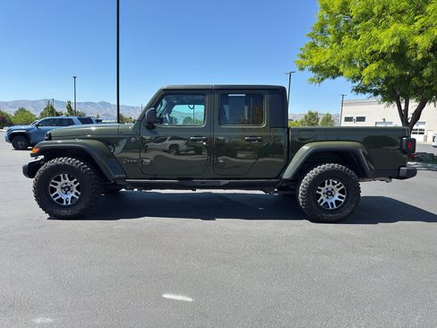 Used 2023 Jeep Gladiator Sport AWD/4WD image 4