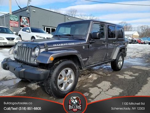 Used 2017 Jeep Wrangler Unlimited Rubicon w/ Connectivity Group image 1
