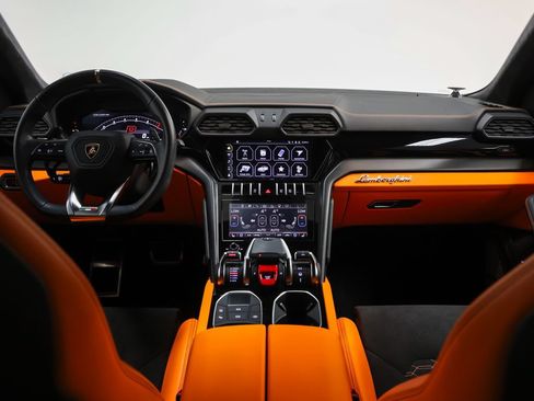 Used 2022 Lamborghini Urus AWD/4WD image 46