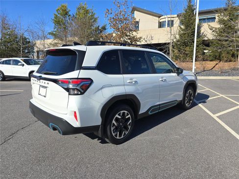 Used 2025 Subaru Forester Premium w/ Convenience Package #1 image 3