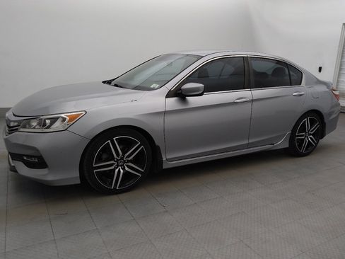 Used 2017 Honda Accord Sport image 2