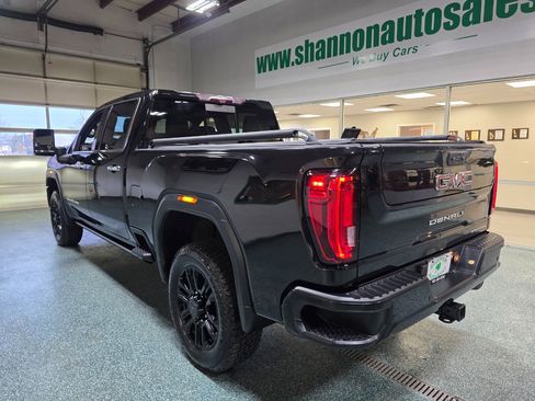 Used 2021 GMC Sierra 2500 Denali w/ Denali Black Diamond Edition image 9