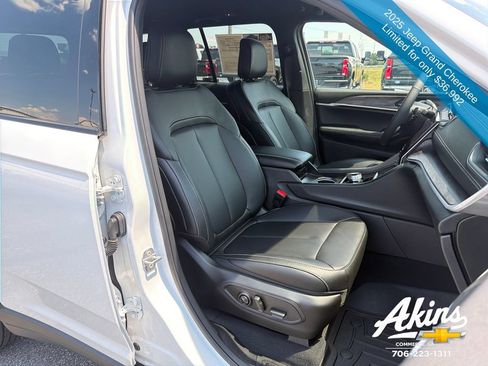 Used 2025 Jeep Grand Cherokee Limited w/ Trailer Tow Package RWD image 19