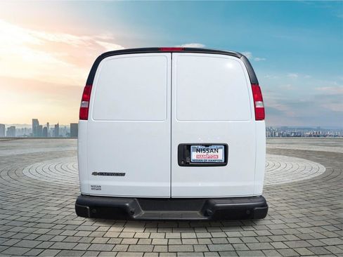 Used 2024 Chevrolet Express 2500 RWD image 6