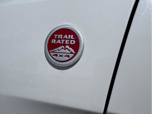 Used 2018 Jeep Grand Cherokee Trailhawk w/ Trailhawk Luxury Group AWD/4WD image 41