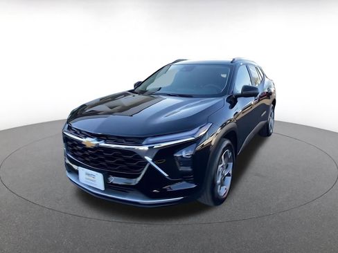 Used 2025 Chevrolet Trax LT image 7