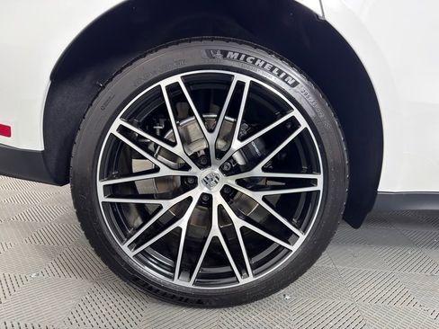 New 2026 Porsche Macan AWD/4WD image 13