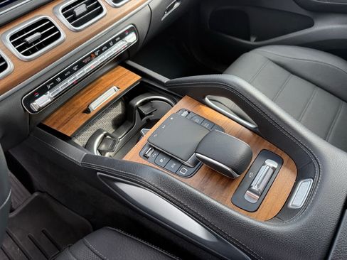 Certified 2025 Mercedes-Benz GLS 450 4MATIC image 22