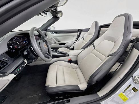 Certified 2026 Porsche 911 Carrera RWD image 5