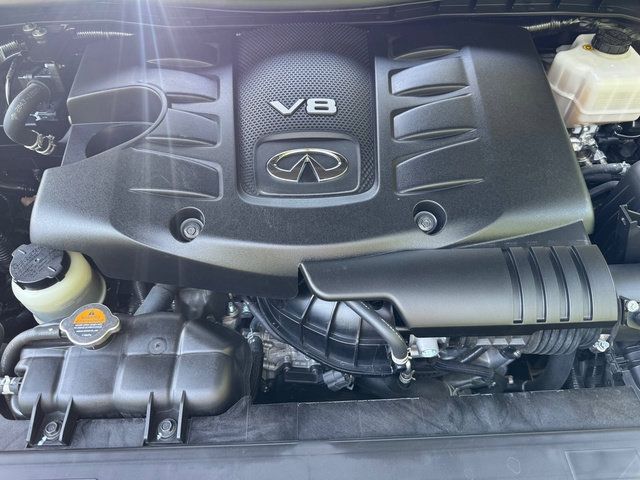 Used 2024 INFINITI QX80 Sensory AWD/4WD image 10