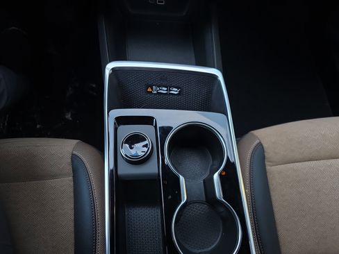 Used 2025 Chevrolet Equinox ACTIV w/ Safety and Technology Package image 24