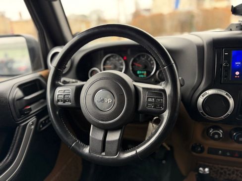 Used 2014 Jeep Wrangler Unlimited Sahara w/ Dual Top Group image 34