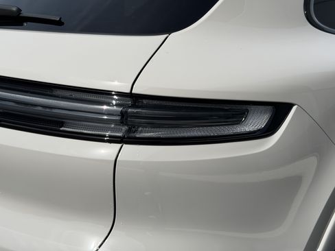 New 2026 Porsche Cayenne GTS AWD/4WD image 13