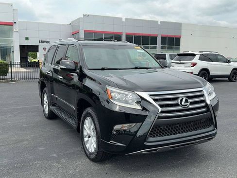 Used 2017 Lexus GX 460 Premium w/ Premium Package AWD/4WD image 3