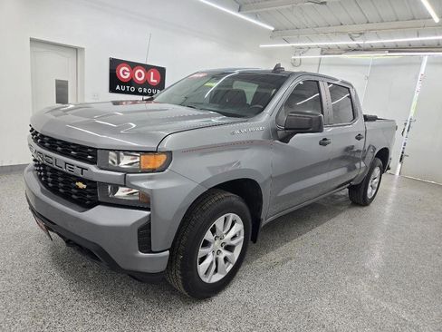 Used 2020 Chevrolet Silverado 1500 Custom w/ Custom Value Package RWD image 4