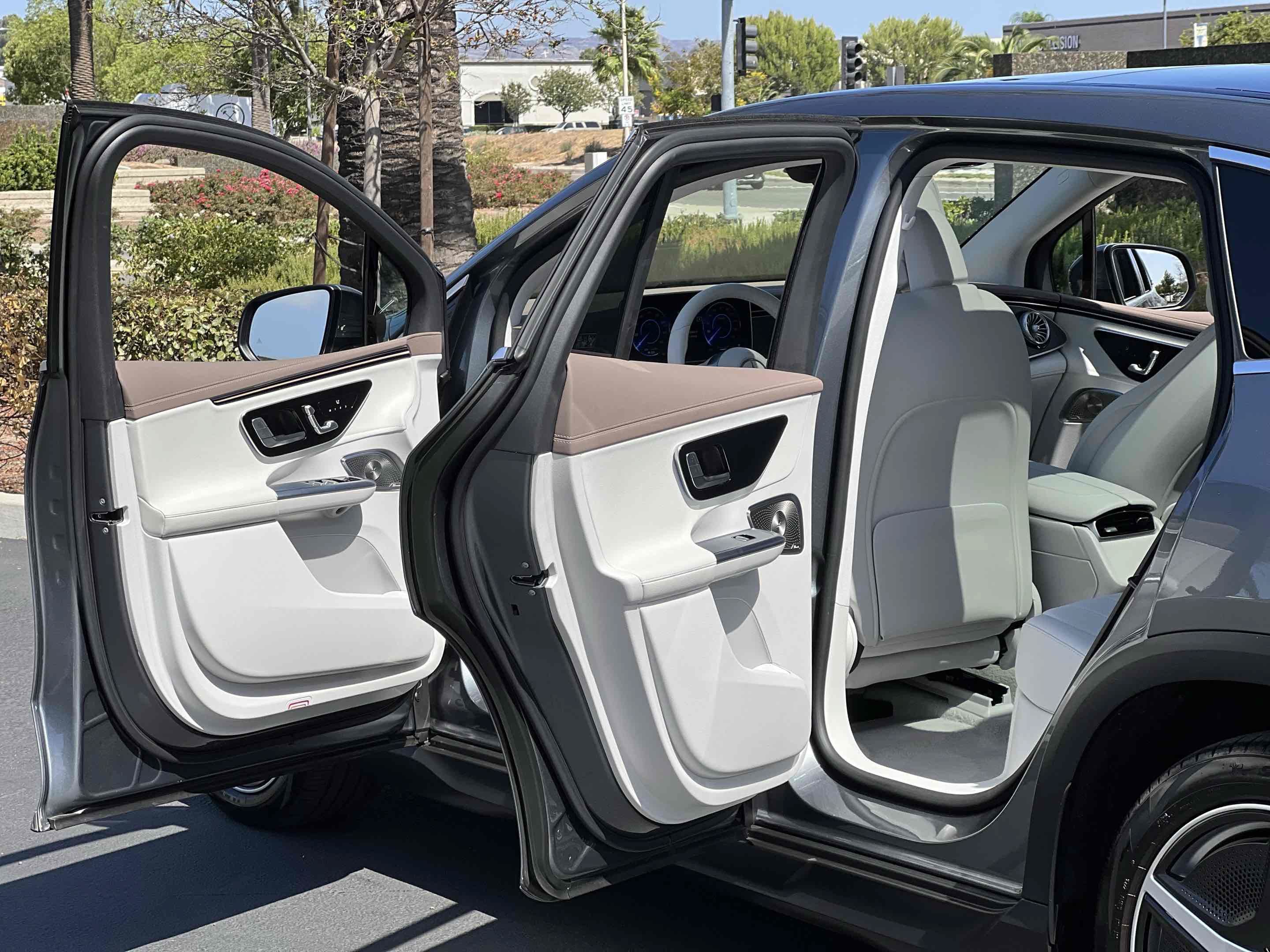 Used 2023 Mercedes-Benz EQE 350+ SUV w/ AMG Line Exterior Package image 58
