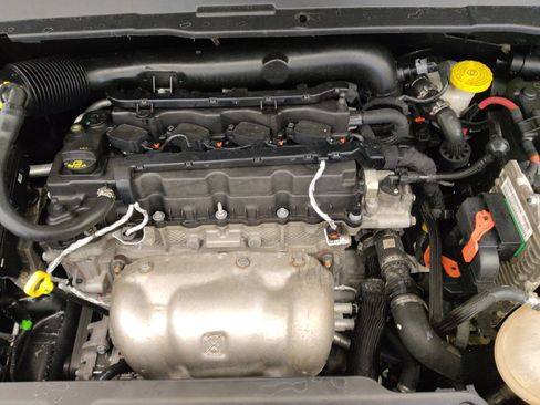 Used 2018 Jeep Compass Latitude FWD image 30