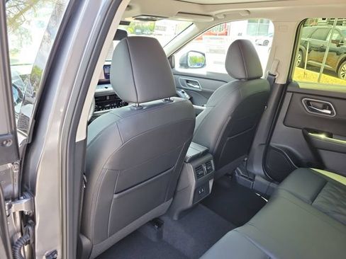 New 2026 Nissan Rogue Platinum AWD/4WD image 12