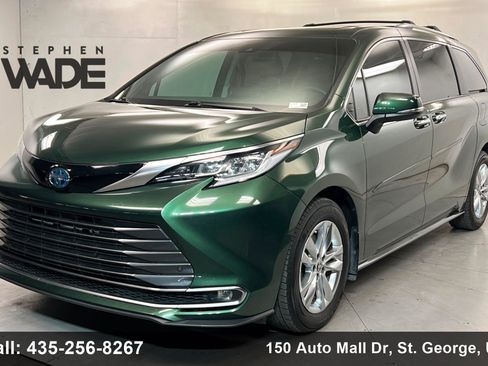 Used 2022 Toyota Sienna Limited FWD image 1