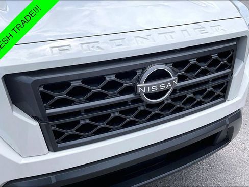 Used 2024 Nissan Frontier SV RWD image 32