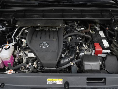 Used 2023 Toyota Highlander Platinum AWD/4WD image 36