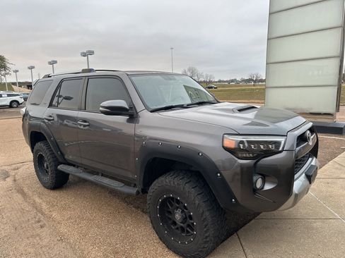 Used 2016 Toyota 4Runner Trail Premium image 3